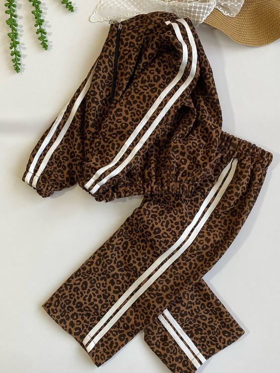 ست نوجوان دخترانه