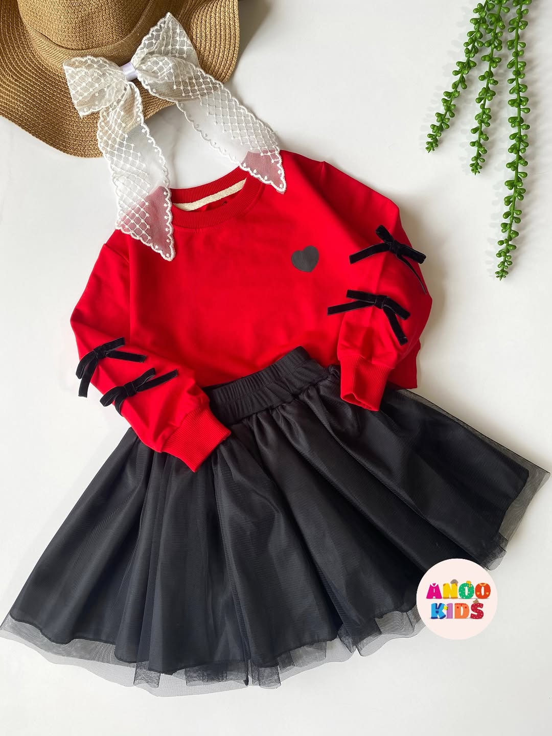 کراپ و دامن قرمز